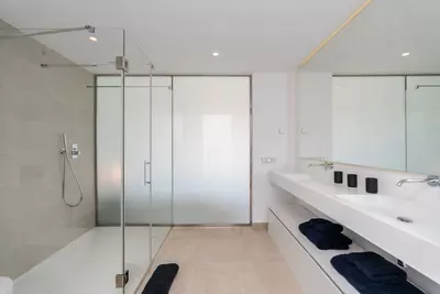 Middle Floor Apartment in Estepona