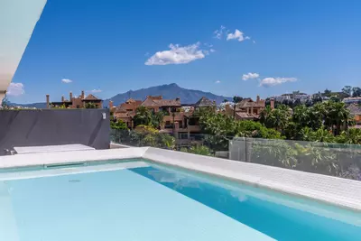 Middle Floor Apartment in Estepona
