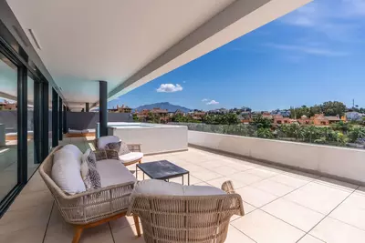 Middle Floor Apartment in Estepona
