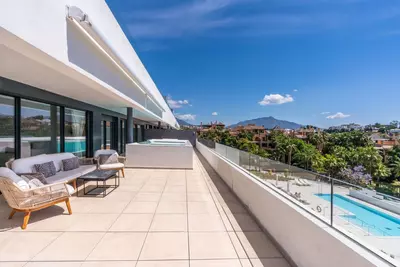 Middle Floor Apartment in Estepona