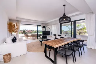 Middle Floor Apartment in Estepona