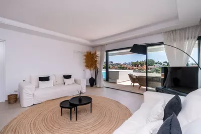 Middle Floor Apartment in Estepona