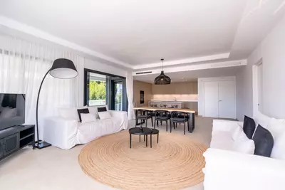 Middle Floor Apartment in Estepona