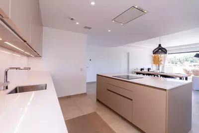 Middle Floor Apartment in Estepona