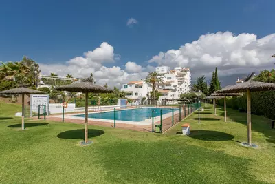 Middle Floor Apartment in Estepona