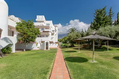 Middle Floor Apartment in Estepona