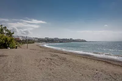 Middle Floor Apartment in Estepona