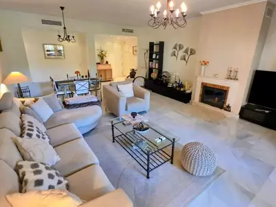 Middle Floor Apartment in Estepona