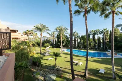 Middle Floor Apartment in Puerto Banús