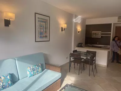 Middle Floor Apartment in Benahavís