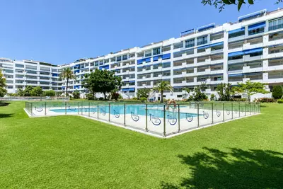 Middle Floor Apartment in Puerto Banús