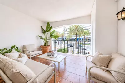 Middle Floor Apartment in Puerto Banús
