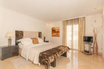 Middle Floor Apartment in Elviria