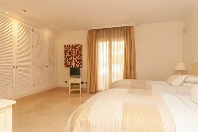 Middle Floor Apartment in Elviria