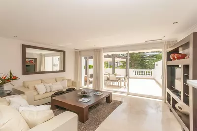 Middle Floor Apartment in Elviria
