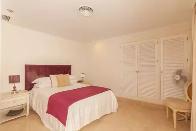 Middle Floor Apartment in Elviria