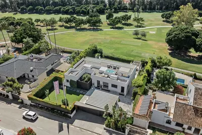Detached Villa in Nueva Andalucía