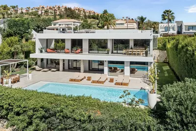 Detached Villa in Nueva Andalucía