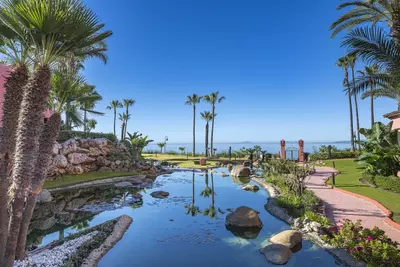 Middle Floor Apartment in Estepona