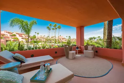 Middle Floor Apartment in Estepona