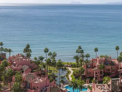Middle Floor Apartment in Estepona