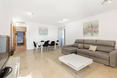 Middle Floor Apartment in Estepona