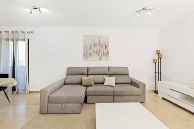 Middle Floor Apartment in Estepona
