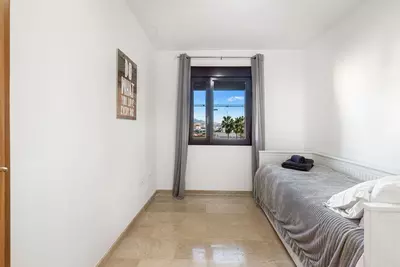 Middle Floor Apartment in Estepona