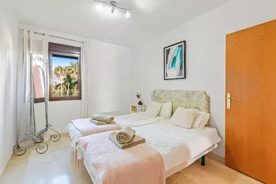 Middle Floor Apartment in Estepona