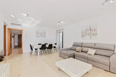Middle Floor Apartment in Estepona