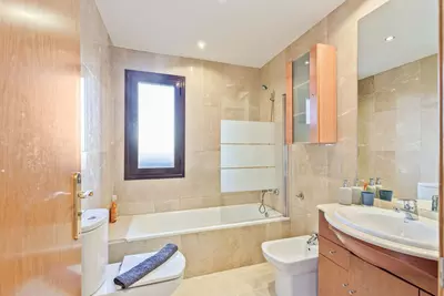 Middle Floor Apartment in Estepona