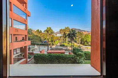 Middle Floor Apartment in Estepona