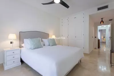 Middle Floor Apartment in Estepona