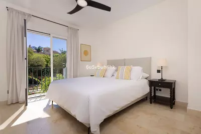 Middle Floor Apartment in Estepona