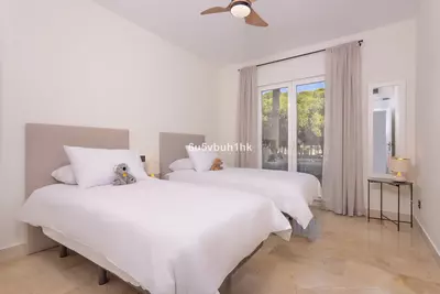 Middle Floor Apartment in Estepona