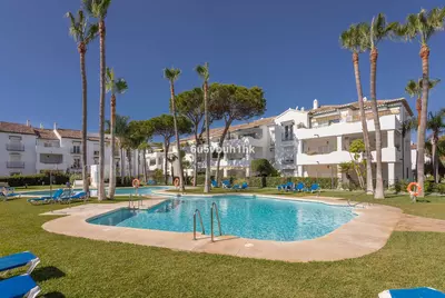 Middle Floor Apartment in Estepona