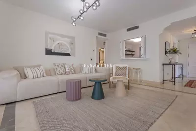 Middle Floor Apartment in Estepona