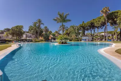Middle Floor Apartment in Estepona