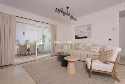 Middle Floor Apartment in Estepona
