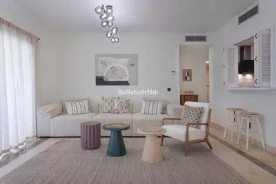 Middle Floor Apartment in Estepona