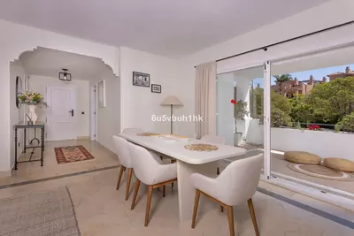 Middle Floor Apartment in Estepona