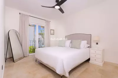 Middle Floor Apartment in Estepona