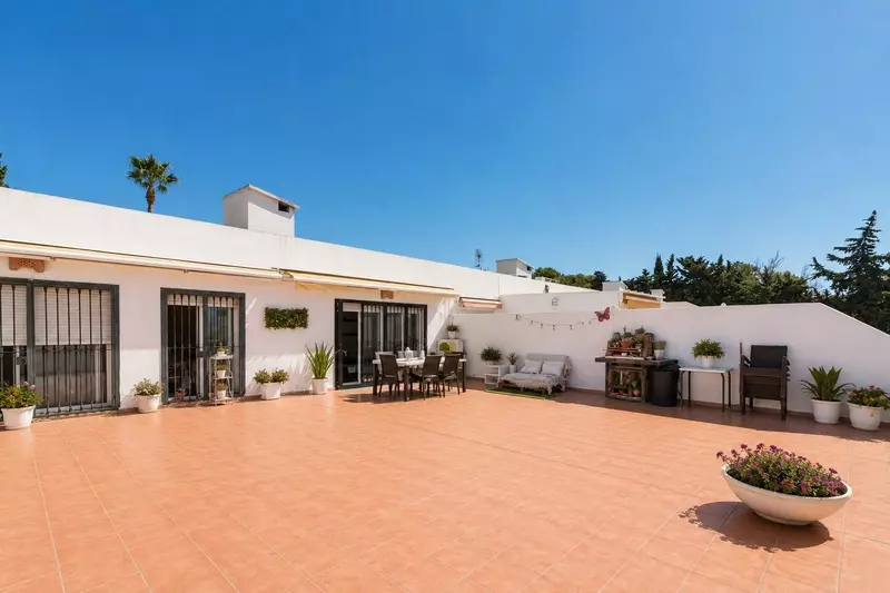 Middle Floor Apartment in Marbella