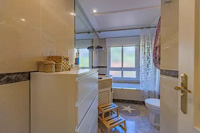 Middle Floor Apartment in Nueva Andalucía