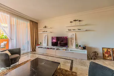 Middle Floor Apartment in Nueva Andalucía