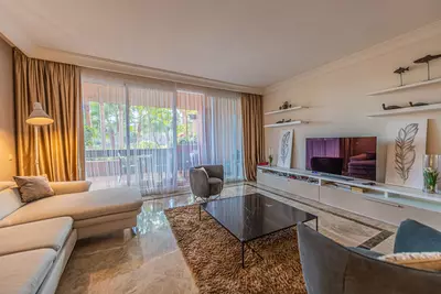 Middle Floor Apartment in Nueva Andalucía
