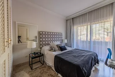 Middle Floor Apartment in Nueva Andalucía