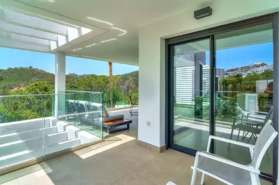 Middle Floor Apartment in Selwo