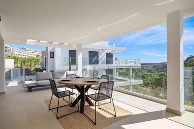 Middle Floor Apartment in Selwo