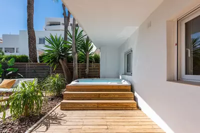 Ground Floor Apartment in Nueva Andalucía
